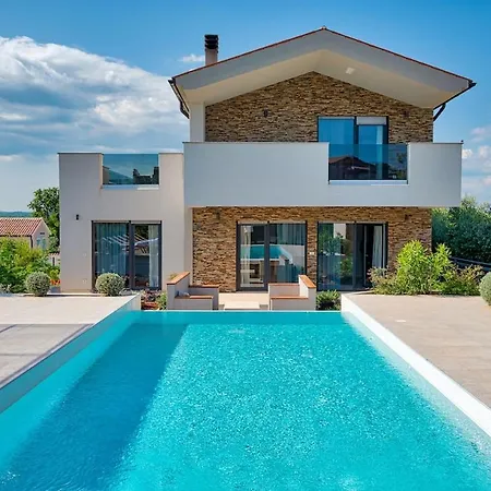 Modernly Decorated House In Apartamento *