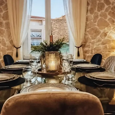 Modernly Decorated House In * Pula