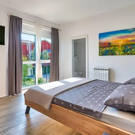 Modernly Decorated House In * Pula