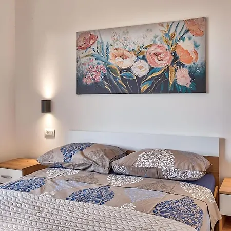 Modernly Decorated House In Appartement