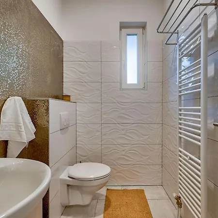 Modernly Decorated House In Appartement Pula